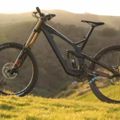 E-thirteen E.thirteen LG1 Race Carbon Crankset -House Doctor ethirteen LG1 Race Carbon Crankset 07