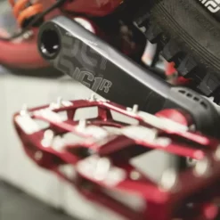 E-thirteen E.thirteen LG1 Race Carbon Crankset -House Doctor ethirteen LG1 Race Carbon Crankset 08