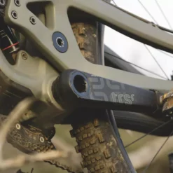 E-thirteen E.thirteen TRS Race Carbon Gen4 Crankset -House Doctor ethirteen TRS Race Carbon Gen4 Crankset 06